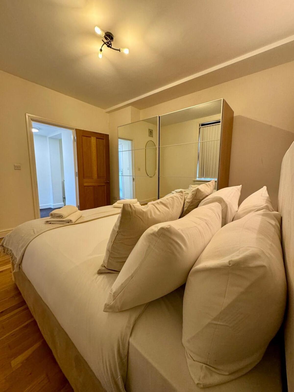 Sutherland Avenue Apartment London